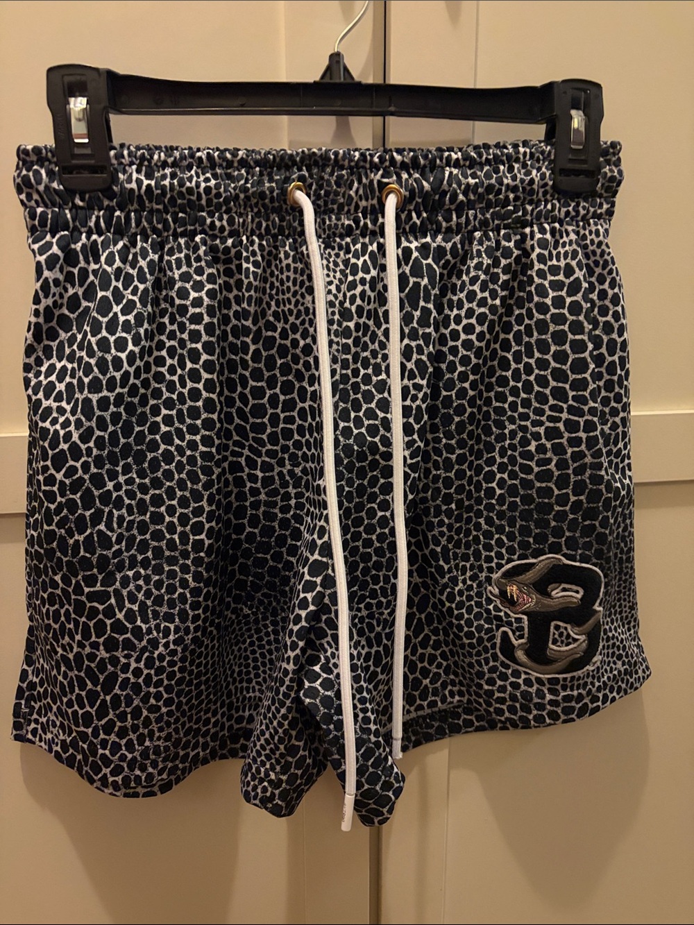 BKTSQD Black & White Patterned Drawstring Shorts Adult small